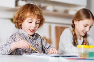 Intrinsieke en extrinsieke motivatie bij kinderen: wat werkt thuis?