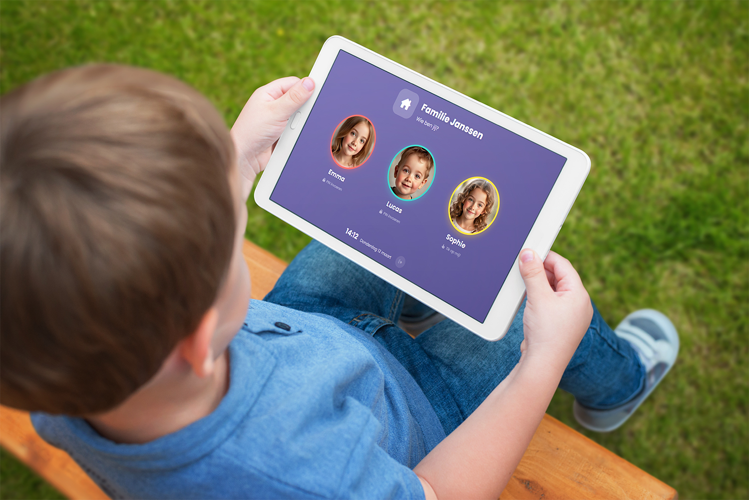 Chup kioskscherm op een tablet met taken en agenda voor kinderen