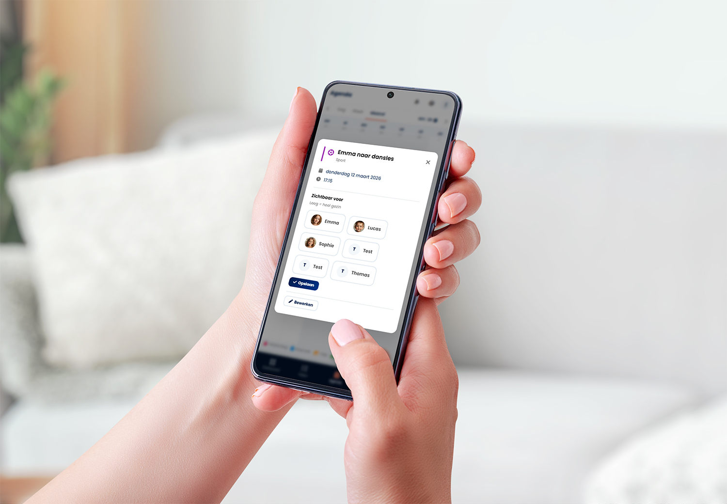 Afspraak Emma naar dansles op een telefoon, met de keuze voor welke gezinsleden hij zichtbaar is